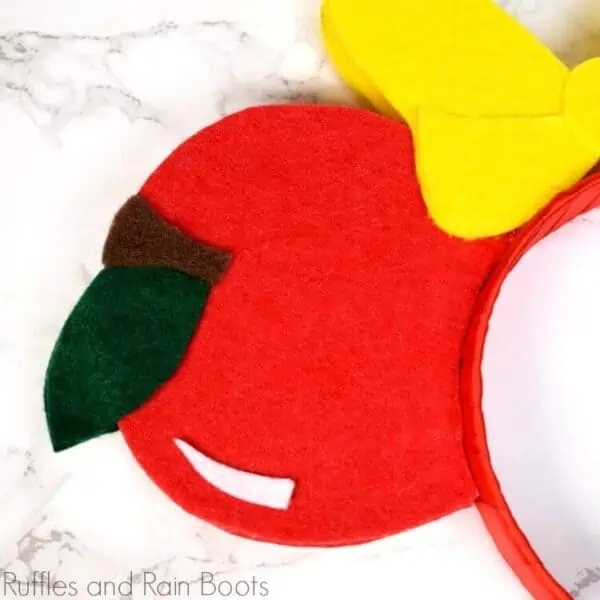 apple cut file as part of Disney Snow White SVG for Miinnie ears made with Cricut or Silhouette